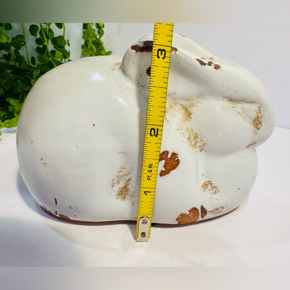 Distressed Rustic White Ceramic Rabbit Figurine - Picture 8 of 13